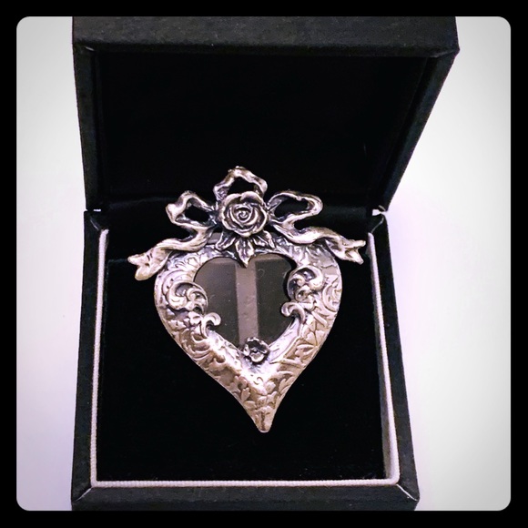 Jewelry - HEART PICTURE FRAME BROOCH